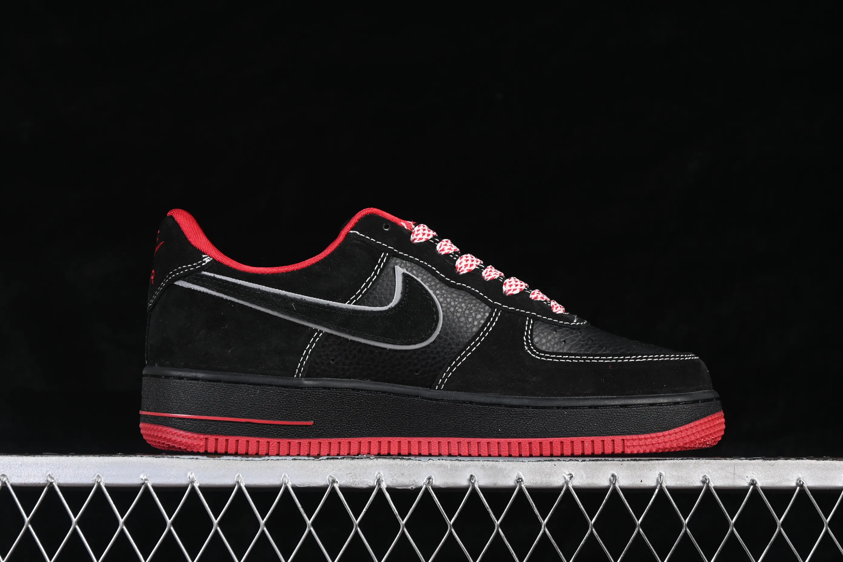 All categories Nk Air Force 1 Air Force series Nk Air Force 1 Low Air Force low-top Nike Air Force 1'07 Low black and red style Air Force 1 low-top casual sneakers SS1979-009
